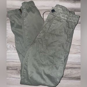 American Eagle Women’s Super Stretch Cargo Pants